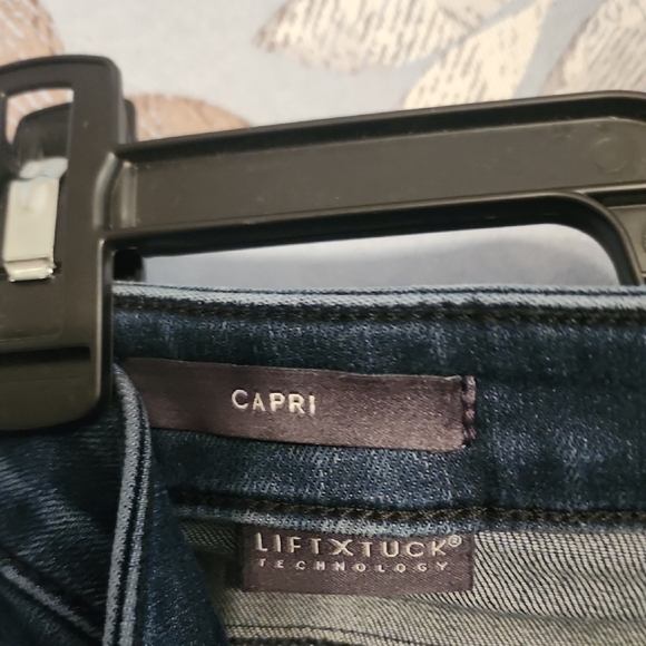 NYDJ Dark Blue Cropped Jeans with tulip hem - Picture 3 of 4